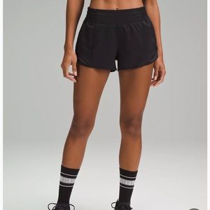 Lululemon Hotty Hot High-Rise Lined Short 2.5”